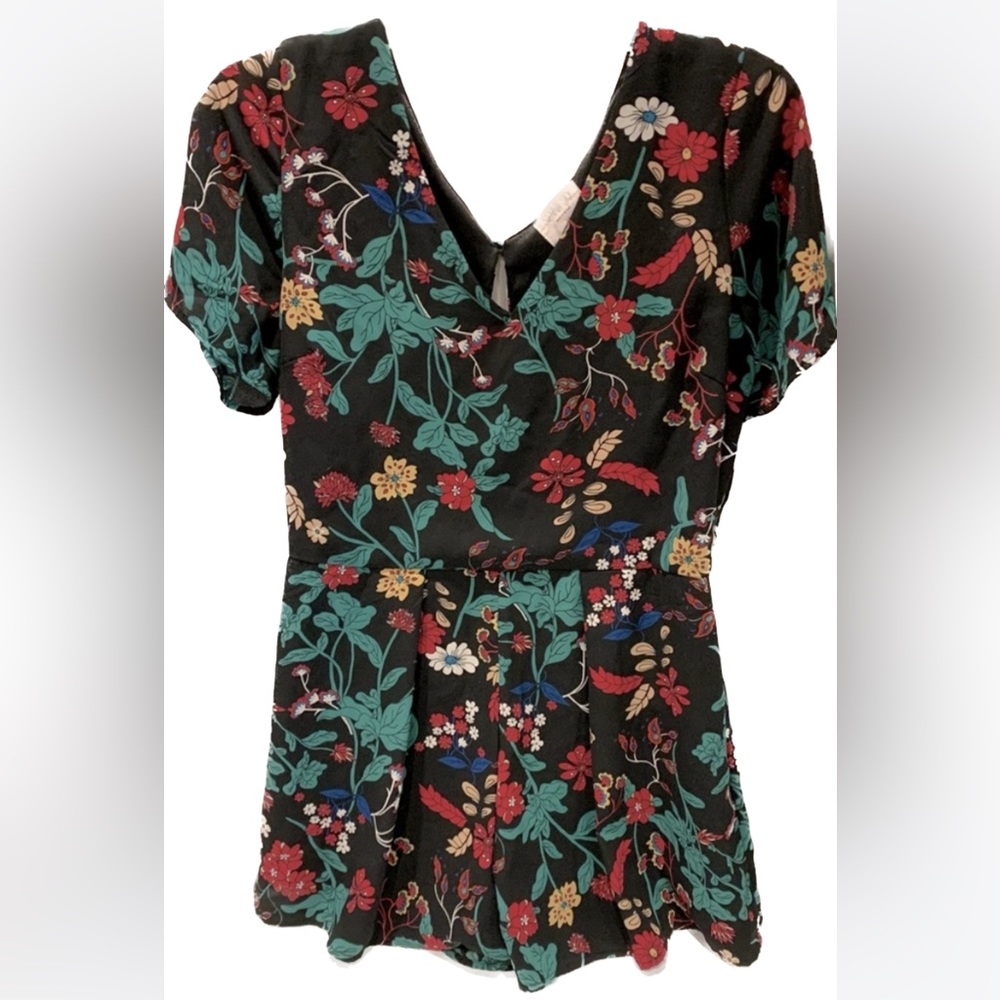 Sienna Sky black floral romper women’s large